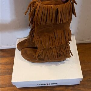 Minnetonka Tan Suede Fringe Boots